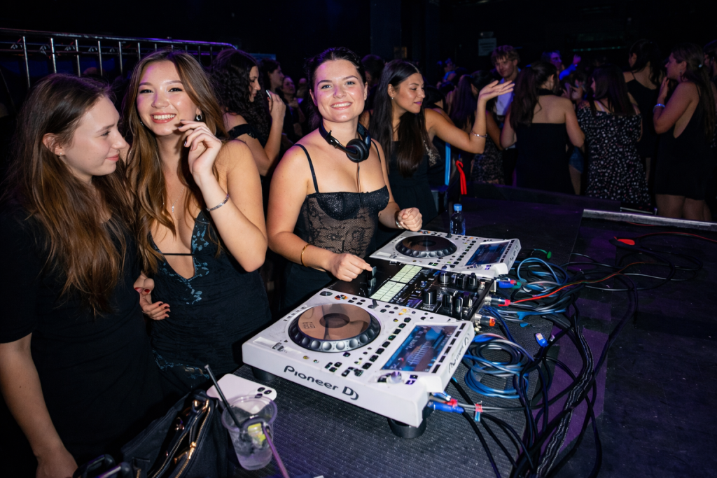 Build Your Future in Events, Join a Legendary Team!